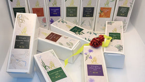 ESSENTIAL OIL TO KEEP YOUR LIVING ROOM FRAGRANT